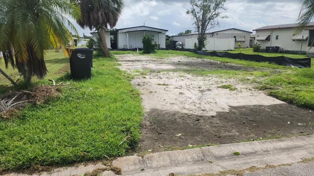 待售: $72,000 (0.10 acres)