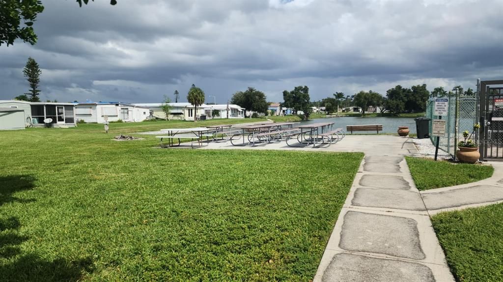 待售: $72,000 (0.10 acres)