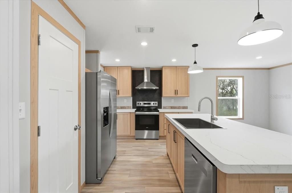 待售: $249,800 (2 贝兹, 2 浴室, 1286 平方英尺)