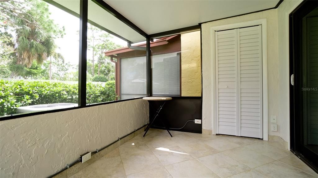 Active With Contract: $268,750 (2 beds, 2 baths, 1002 Square Feet)