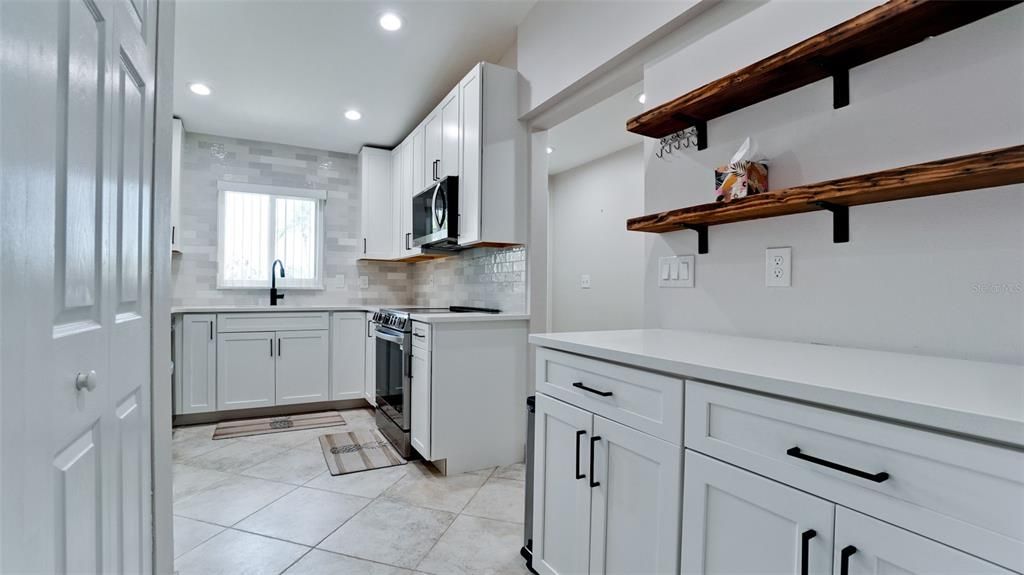 Active With Contract: $268,750 (2 beds, 2 baths, 1002 Square Feet)