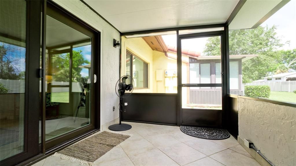 Active With Contract: $268,750 (2 beds, 2 baths, 1002 Square Feet)