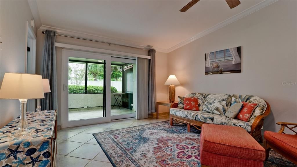 Active With Contract: $268,750 (2 beds, 2 baths, 1002 Square Feet)