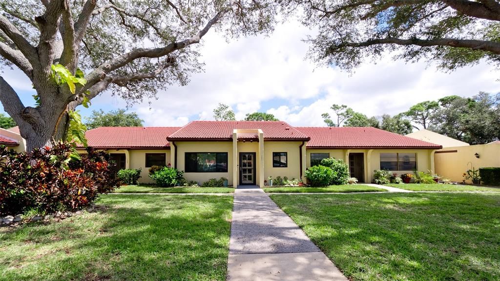 Active With Contract: $268,750 (2 beds, 2 baths, 1002 Square Feet)