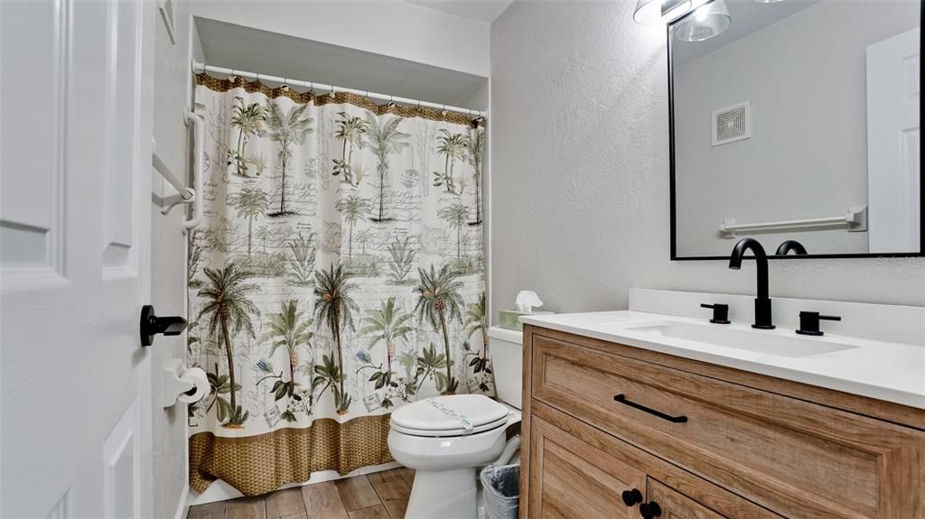 Active With Contract: $268,750 (2 beds, 2 baths, 1002 Square Feet)