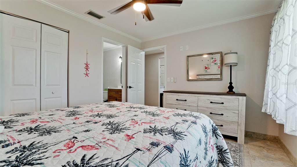 Active With Contract: $268,750 (2 beds, 2 baths, 1002 Square Feet)