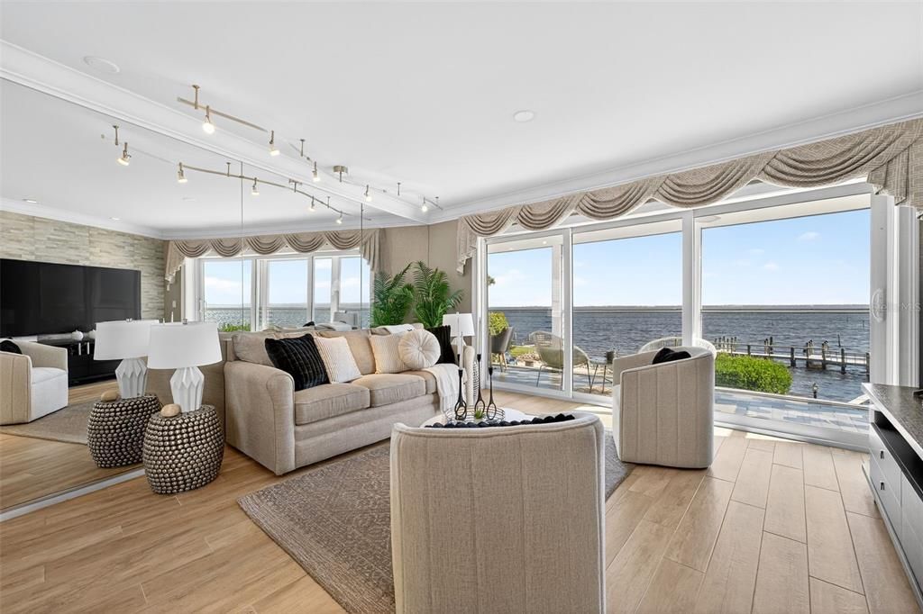 待售: $1,250,000 (3 贝兹, 2 浴室, 1323 平方英尺)