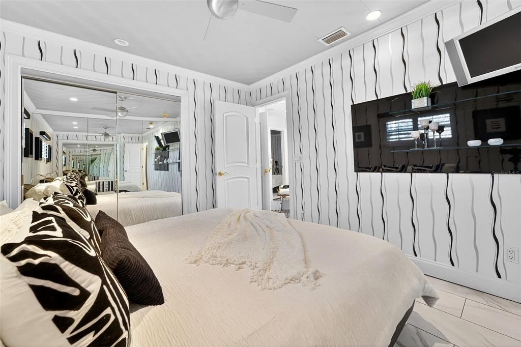 待售: $1,250,000 (3 贝兹, 2 浴室, 1323 平方英尺)