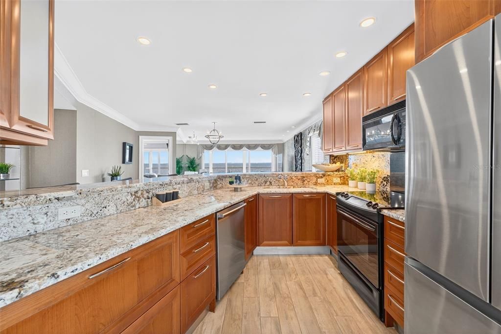 待售: $1,250,000 (3 贝兹, 2 浴室, 1323 平方英尺)