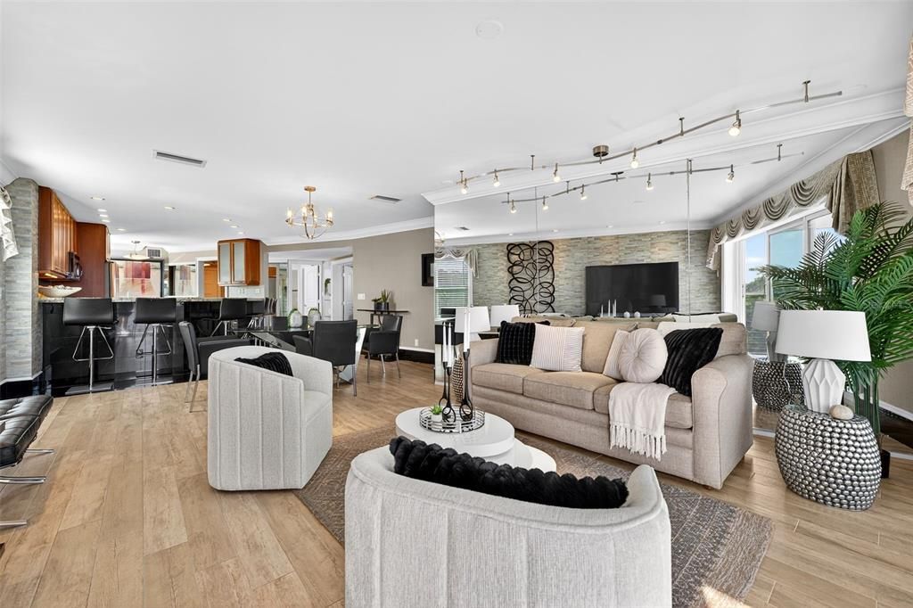 待售: $1,250,000 (3 贝兹, 2 浴室, 1323 平方英尺)