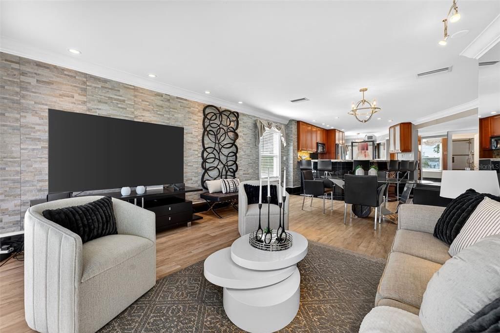 待售: $1,250,000 (3 贝兹, 2 浴室, 1323 平方英尺)