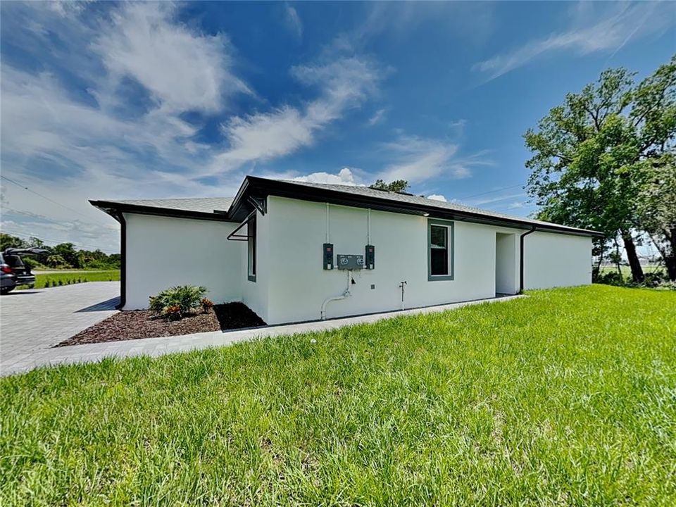 Active With Contract: $650,000 (6 beds, 0 baths, 3032 Square Feet)