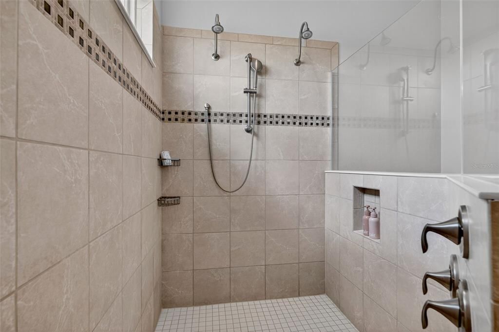 For Sale: $1,399,000 (3 beds, 3 baths, 2627 Square Feet)