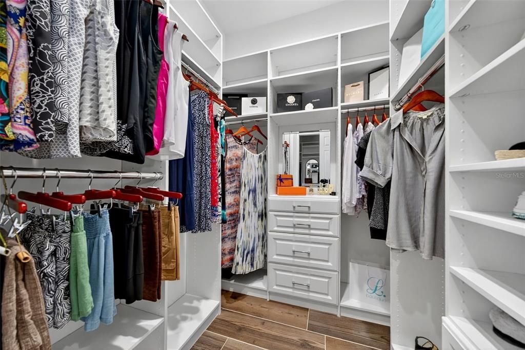 For Sale: $1,399,000 (3 beds, 3 baths, 2627 Square Feet)