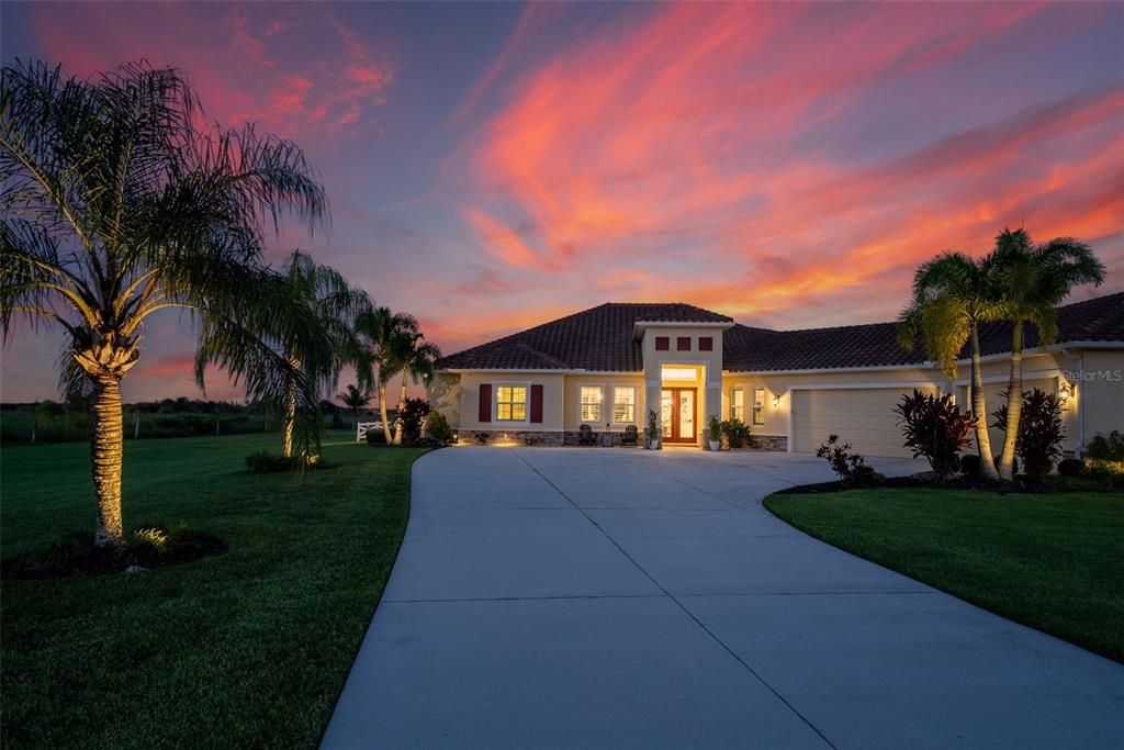 For Sale: $1,399,000 (3 beds, 3 baths, 2627 Square Feet)