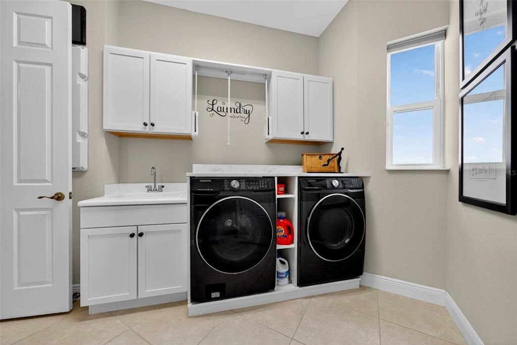 For Sale: $1,399,000 (3 beds, 3 baths, 2627 Square Feet)