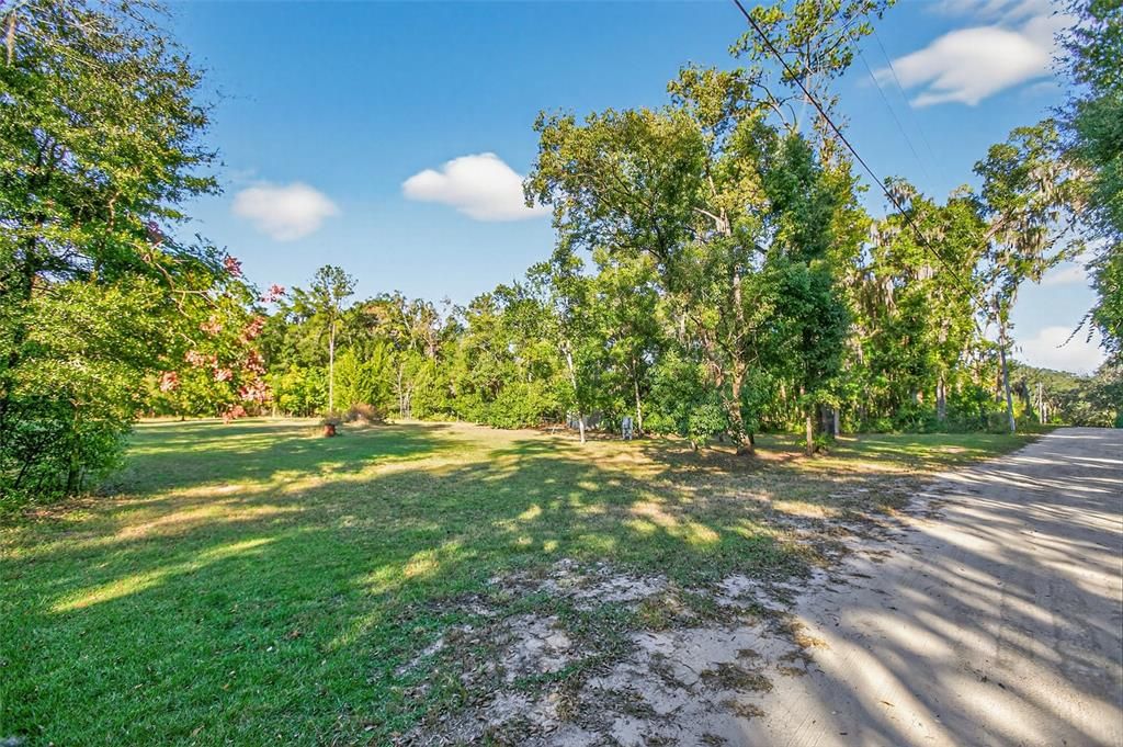 На продажу: $175,000 (1.59 acres)