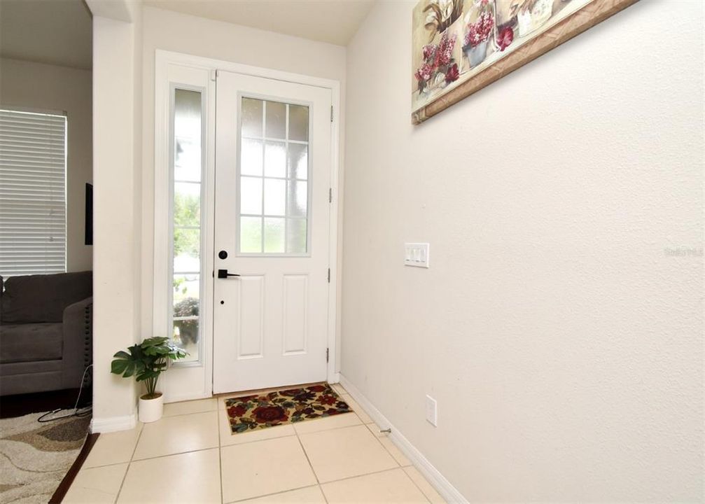 Activo con contrato: $2,800 (4 camas, 3 baños, 2231 Pies cuadrados)