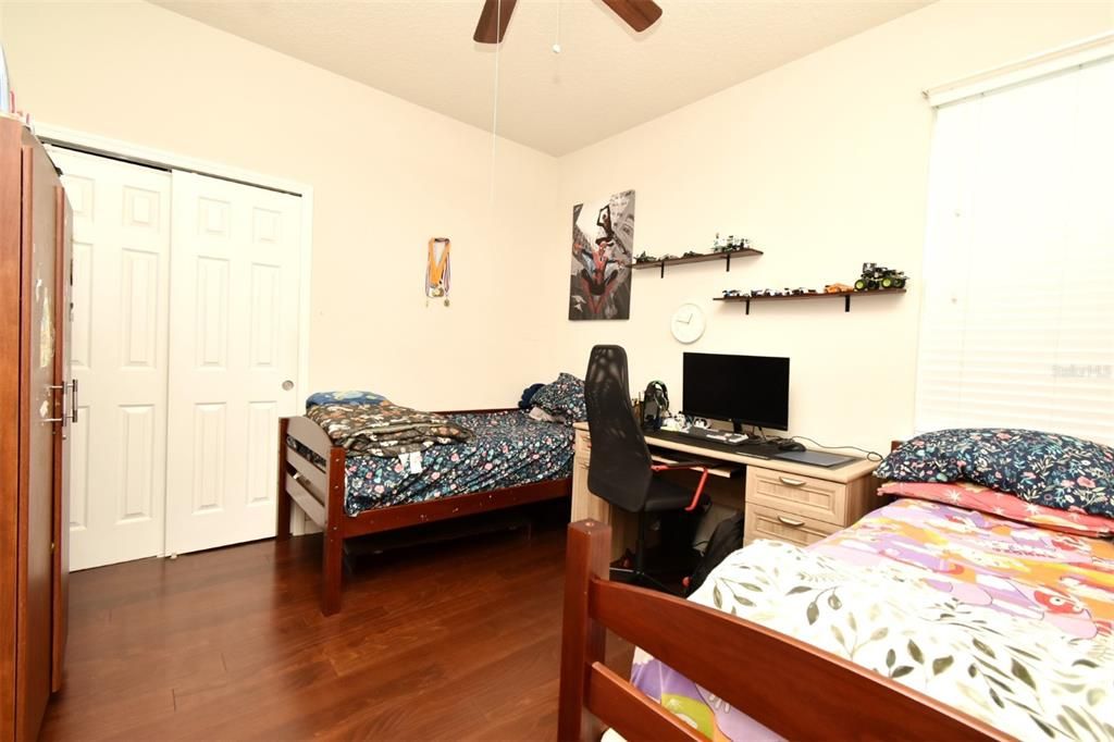 Activo con contrato: $2,800 (4 camas, 3 baños, 2231 Pies cuadrados)