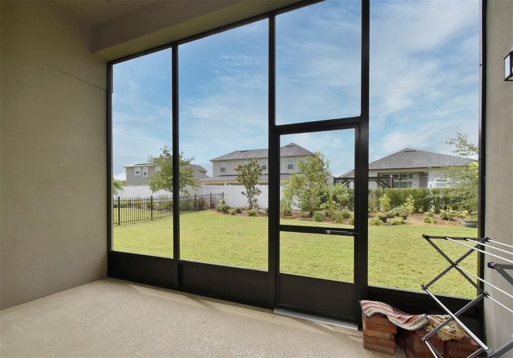 Activo con contrato: $2,800 (4 camas, 3 baños, 2231 Pies cuadrados)