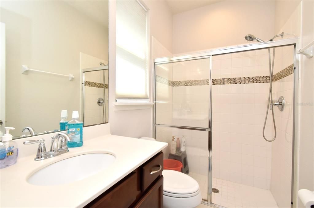 Activo con contrato: $2,800 (4 camas, 3 baños, 2231 Pies cuadrados)