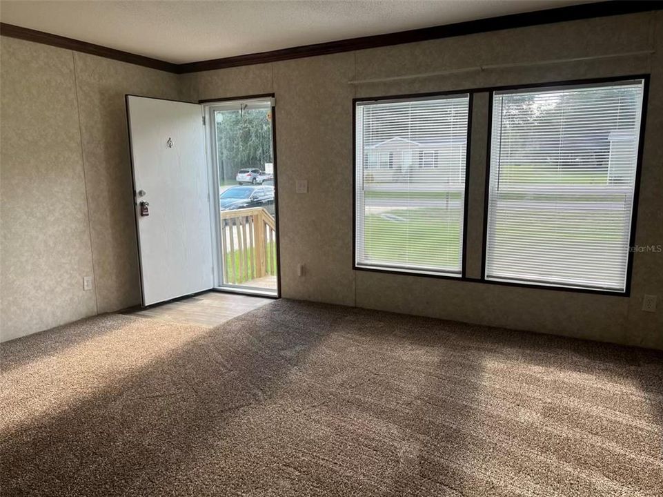 Active With Contract: $159,900 (3 beds, 2 baths, 1166 Square Feet)