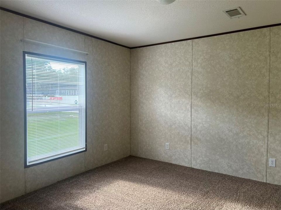 Active With Contract: $159,900 (3 beds, 2 baths, 1166 Square Feet)