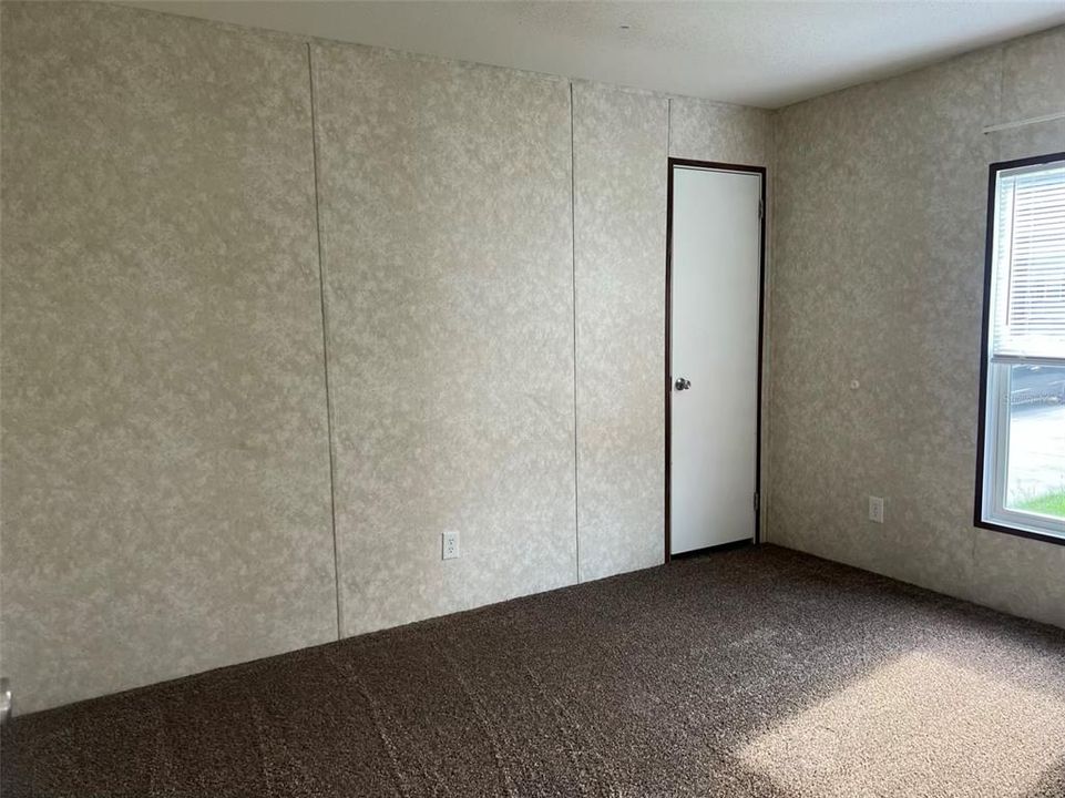 Active With Contract: $159,900 (3 beds, 2 baths, 1166 Square Feet)