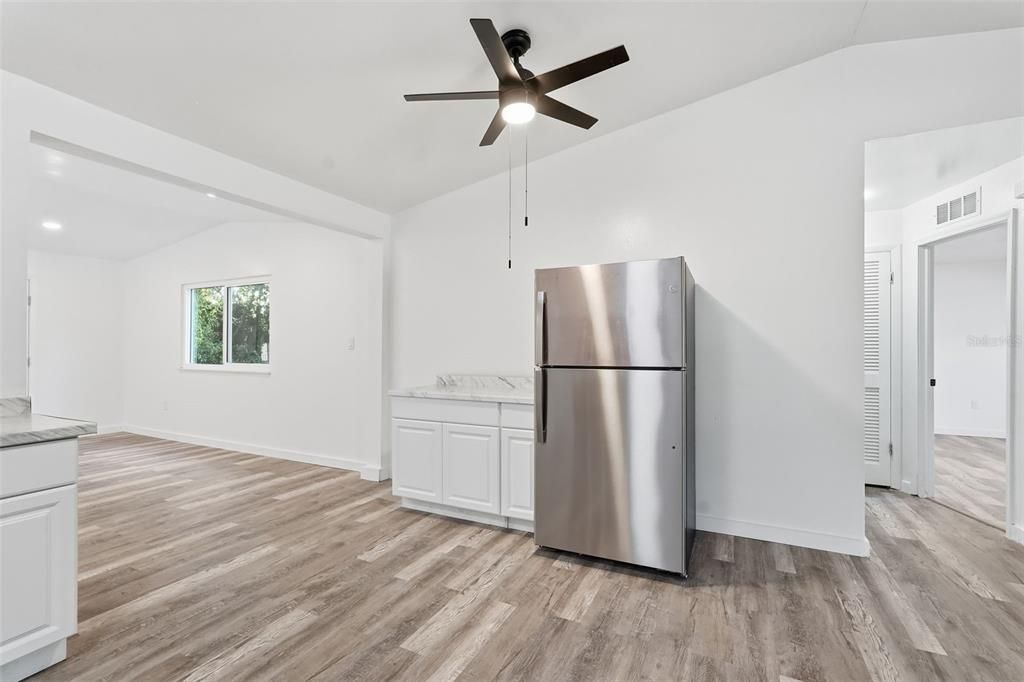 Active With Contract: $249,900 (3 beds, 2 baths, 1500 Square Feet)
