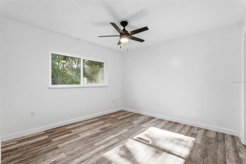 Active With Contract: $249,900 (3 beds, 2 baths, 1500 Square Feet)