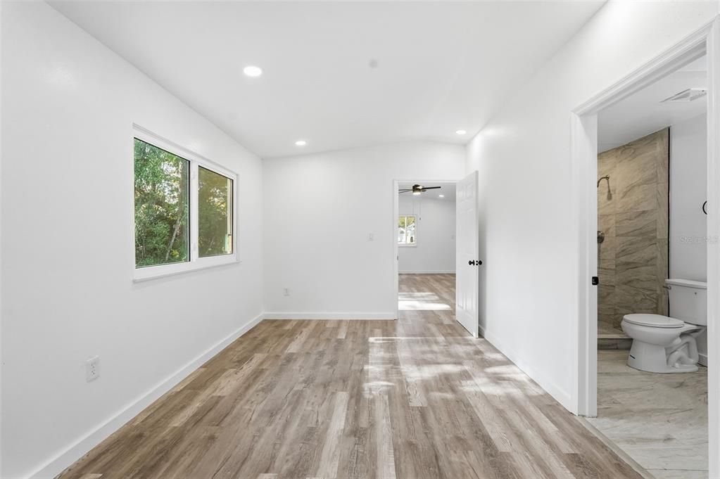 Active With Contract: $249,900 (3 beds, 2 baths, 1500 Square Feet)