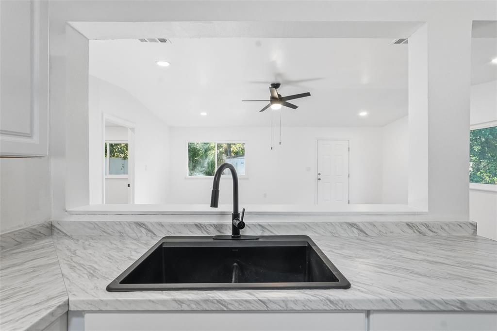 Active With Contract: $249,900 (3 beds, 2 baths, 1500 Square Feet)