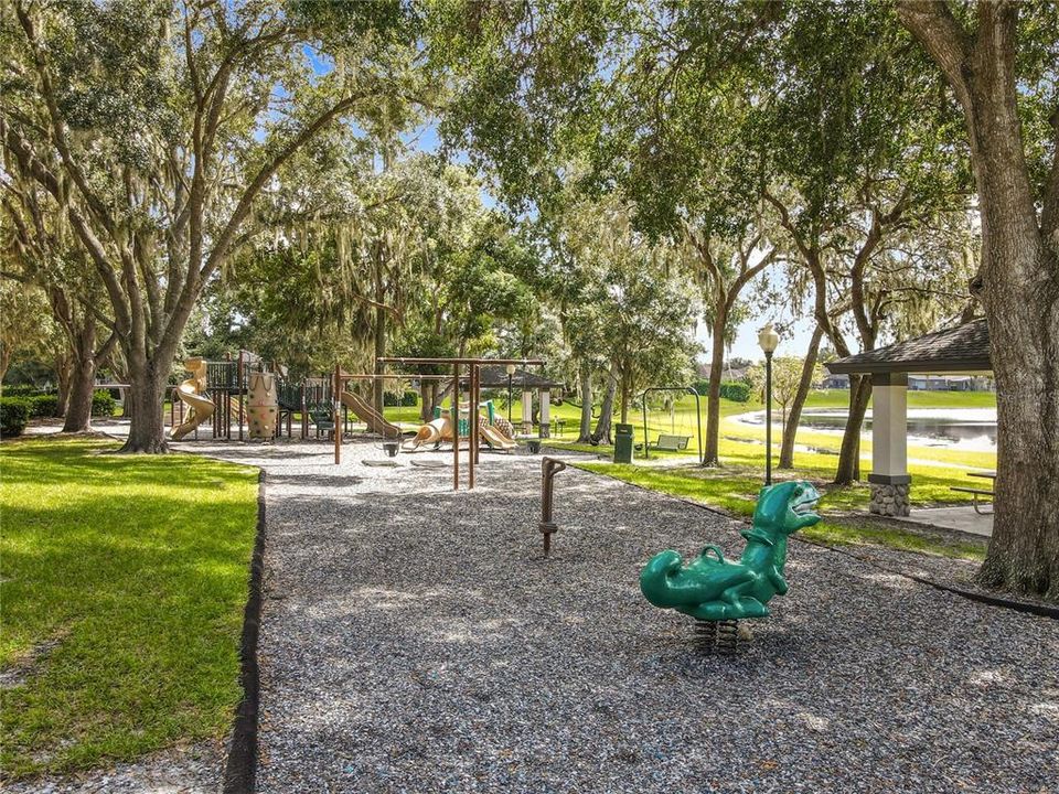 Под контрактом: $725,000 (3 спален, 3 ванн, 2308 Квадратных фут)