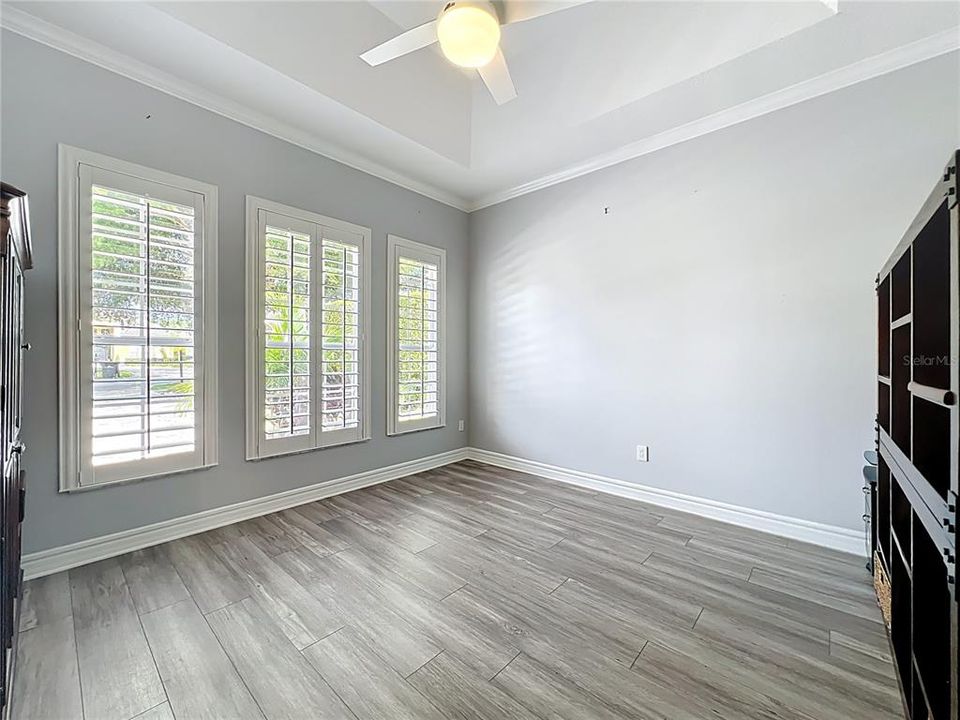 Под контрактом: $725,000 (3 спален, 3 ванн, 2308 Квадратных фут)