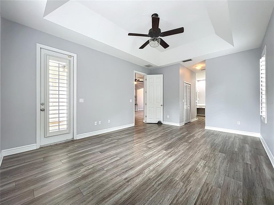 Под контрактом: $725,000 (3 спален, 3 ванн, 2308 Квадратных фут)