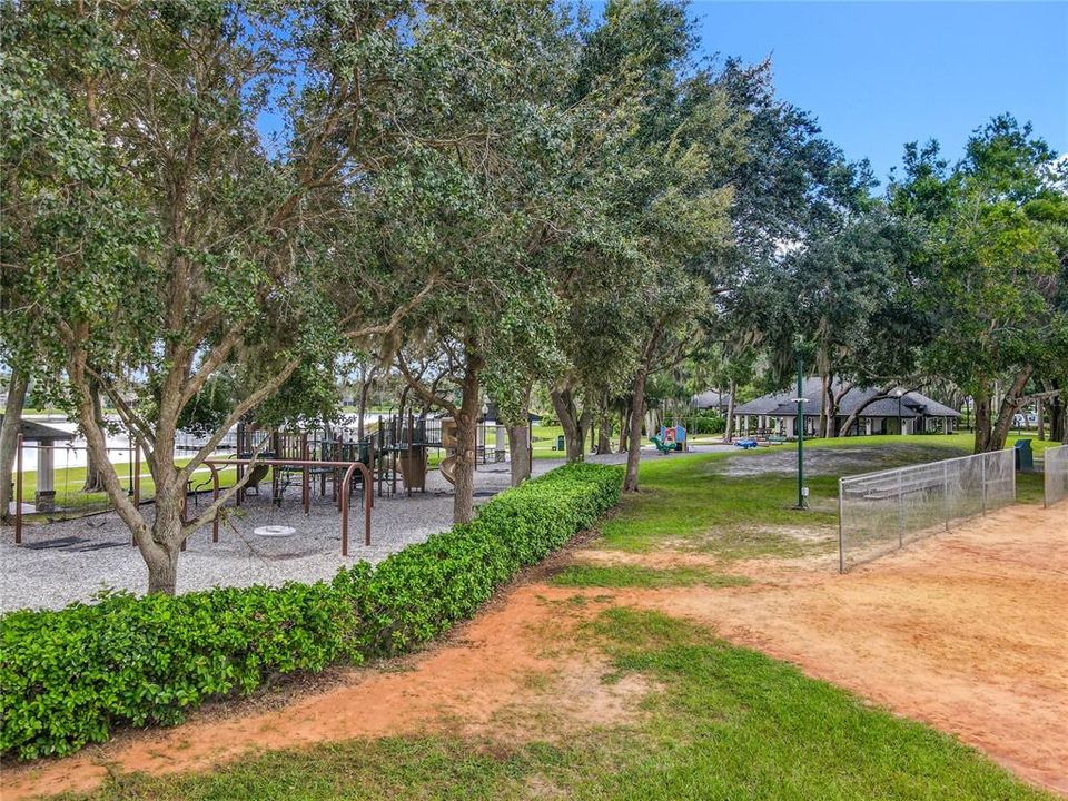 Под контрактом: $725,000 (3 спален, 3 ванн, 2308 Квадратных фут)