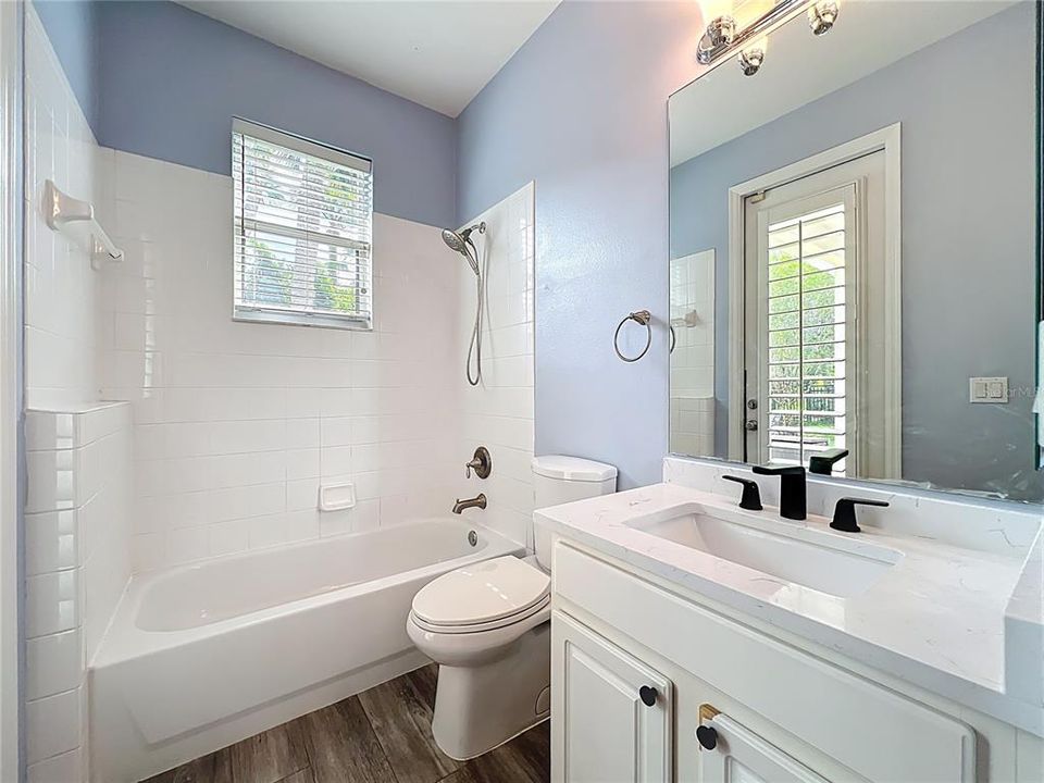 Под контрактом: $725,000 (3 спален, 3 ванн, 2308 Квадратных фут)