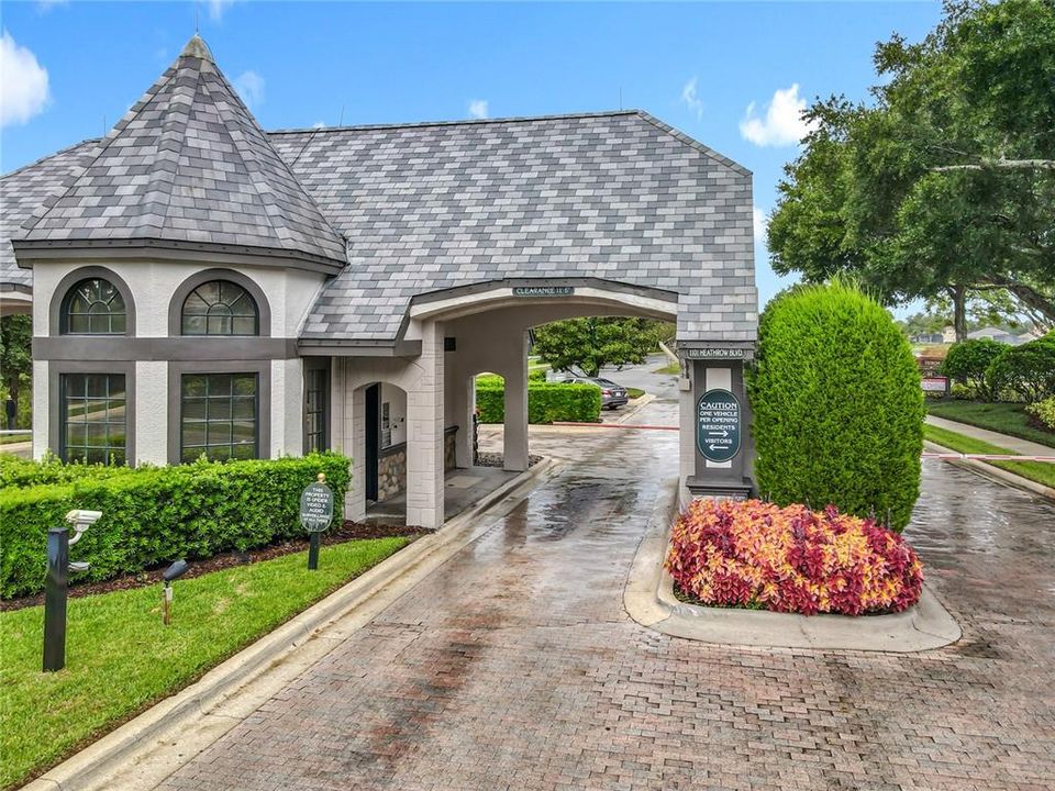 Под контрактом: $725,000 (3 спален, 3 ванн, 2308 Квадратных фут)