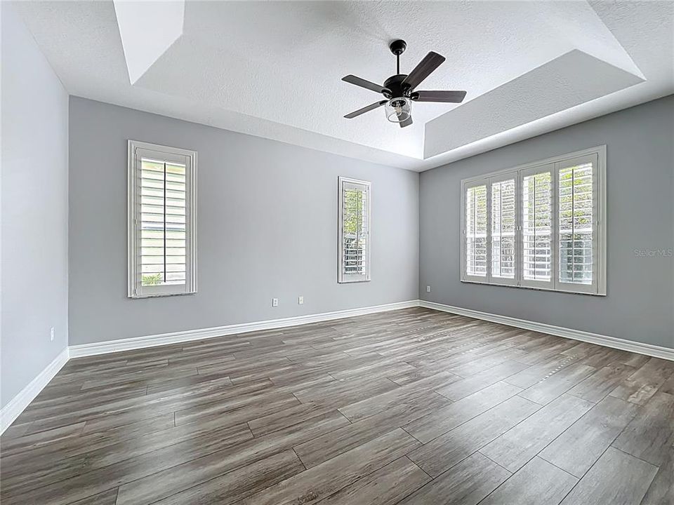 Под контрактом: $725,000 (3 спален, 3 ванн, 2308 Квадратных фут)