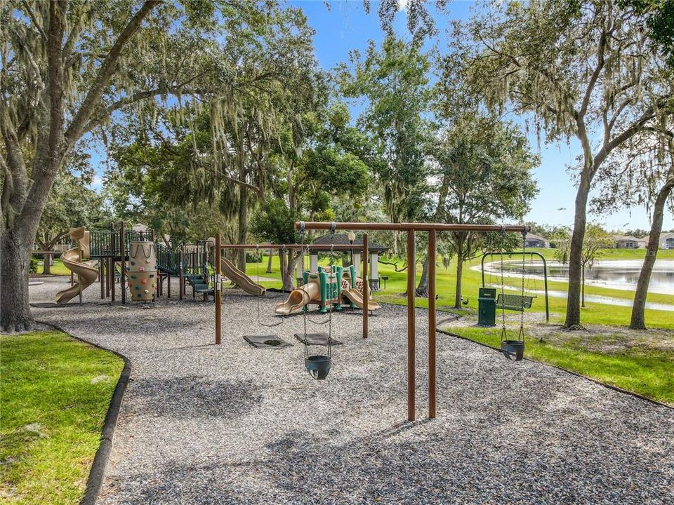 Под контрактом: $725,000 (3 спален, 3 ванн, 2308 Квадратных фут)