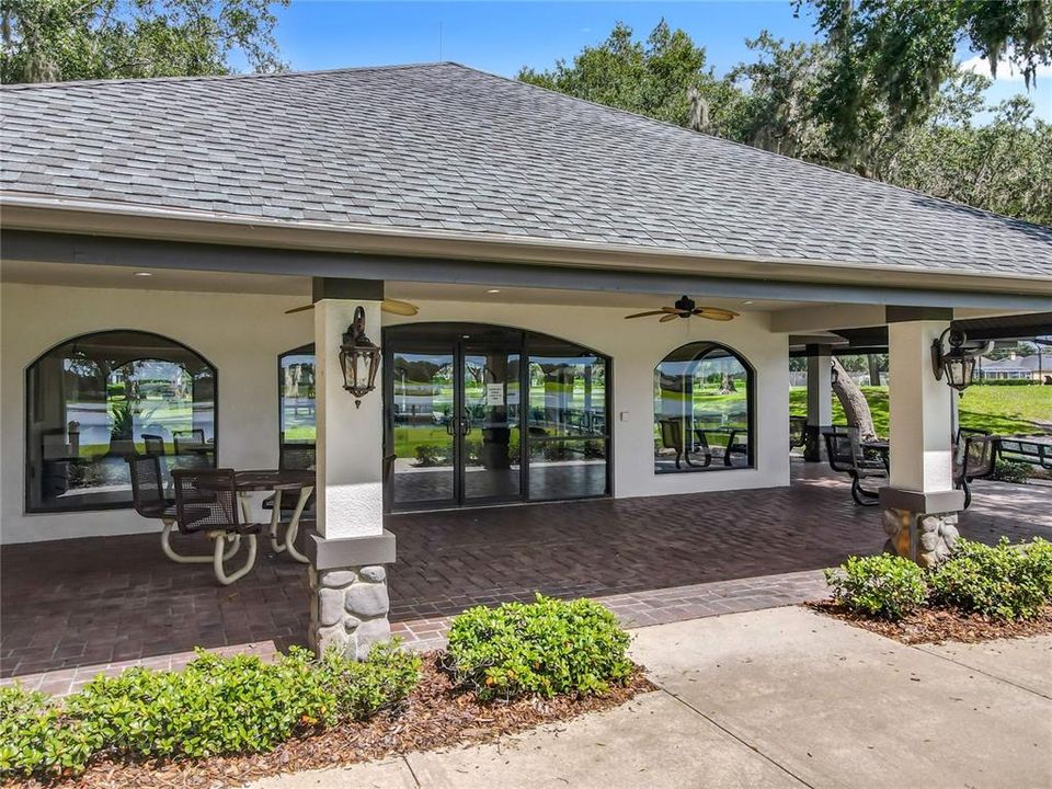 Под контрактом: $725,000 (3 спален, 3 ванн, 2308 Квадратных фут)