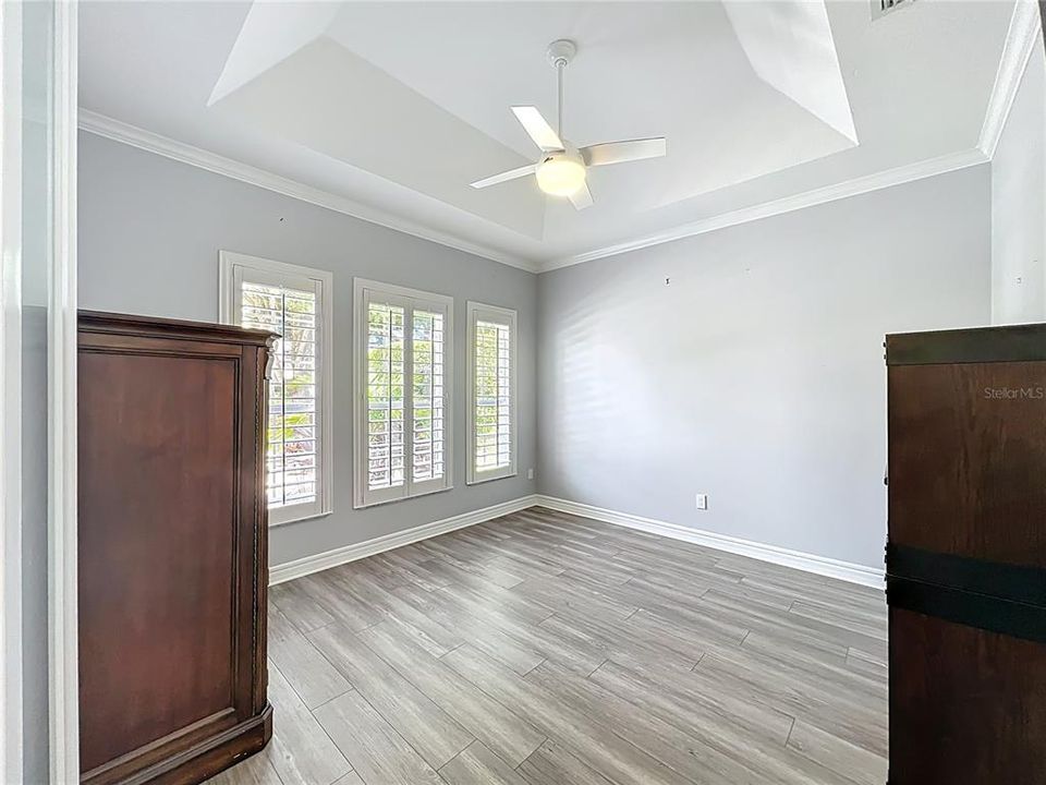 Под контрактом: $725,000 (3 спален, 3 ванн, 2308 Квадратных фут)