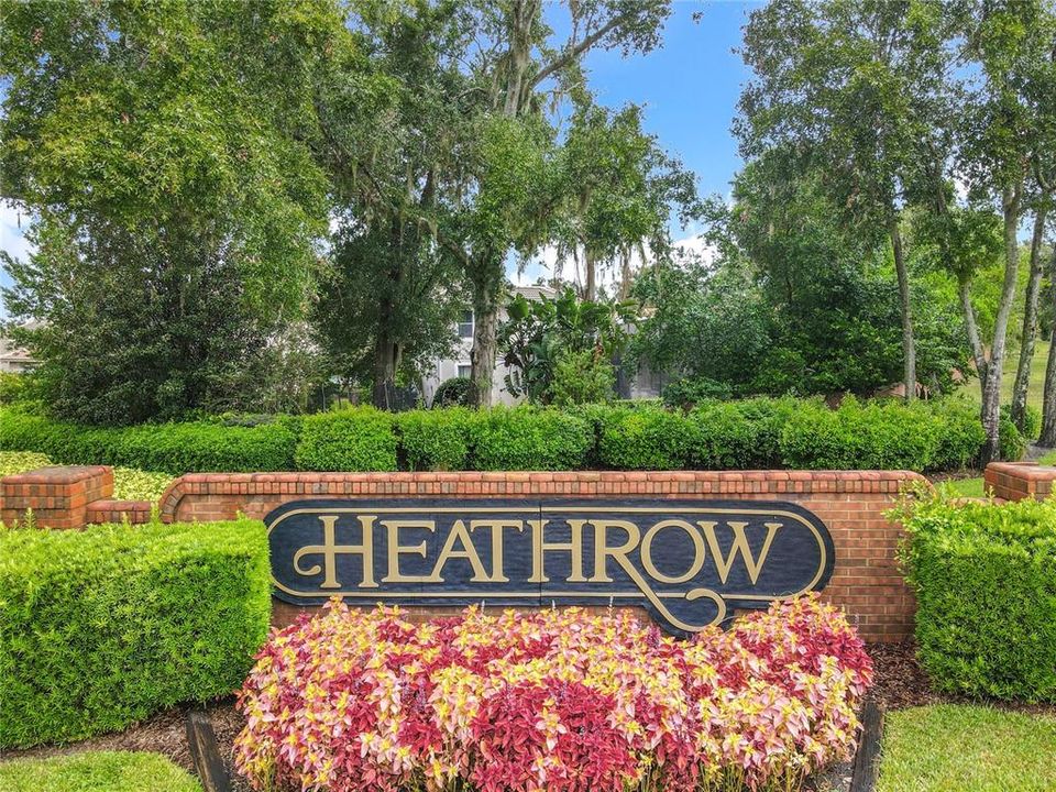 Под контрактом: $725,000 (3 спален, 3 ванн, 2308 Квадратных фут)