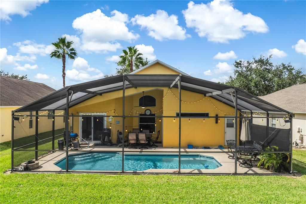 For Sale: $385,000 (4 beds, 2 baths, 1562 Square Feet)