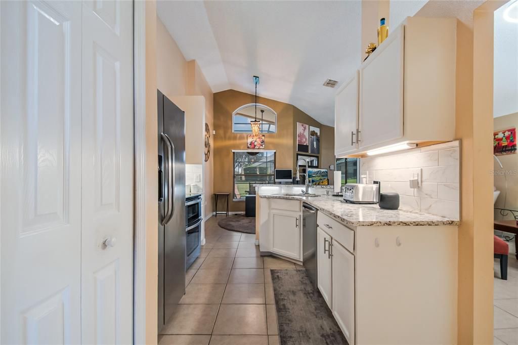 For Sale: $385,000 (4 beds, 2 baths, 1562 Square Feet)