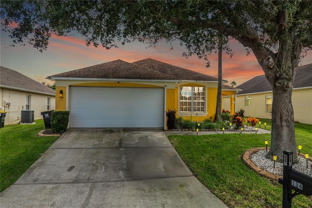 For Sale: $385,000 (4 beds, 2 baths, 1562 Square Feet)