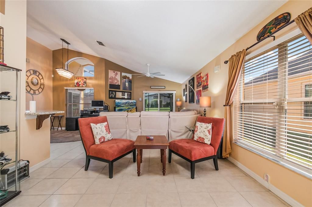 For Sale: $385,000 (4 beds, 2 baths, 1562 Square Feet)