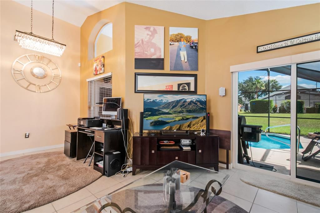 For Sale: $385,000 (4 beds, 2 baths, 1562 Square Feet)