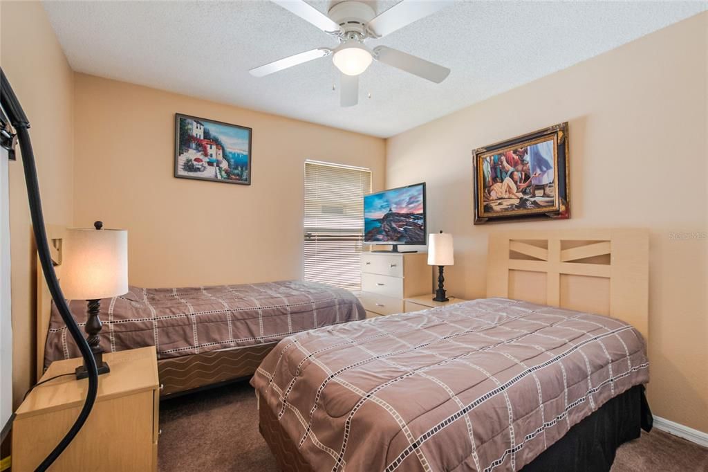 For Sale: $385,000 (4 beds, 2 baths, 1562 Square Feet)