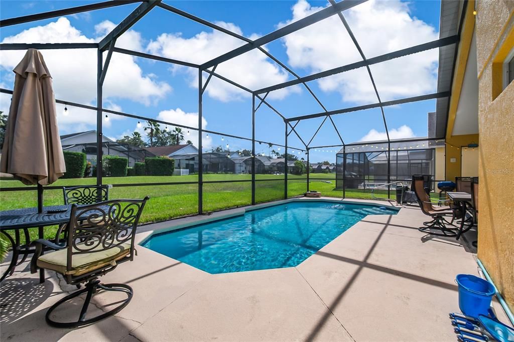 For Sale: $385,000 (4 beds, 2 baths, 1562 Square Feet)